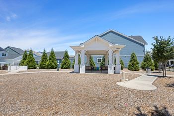 the preserve at ballantyne commons yard and gazebo